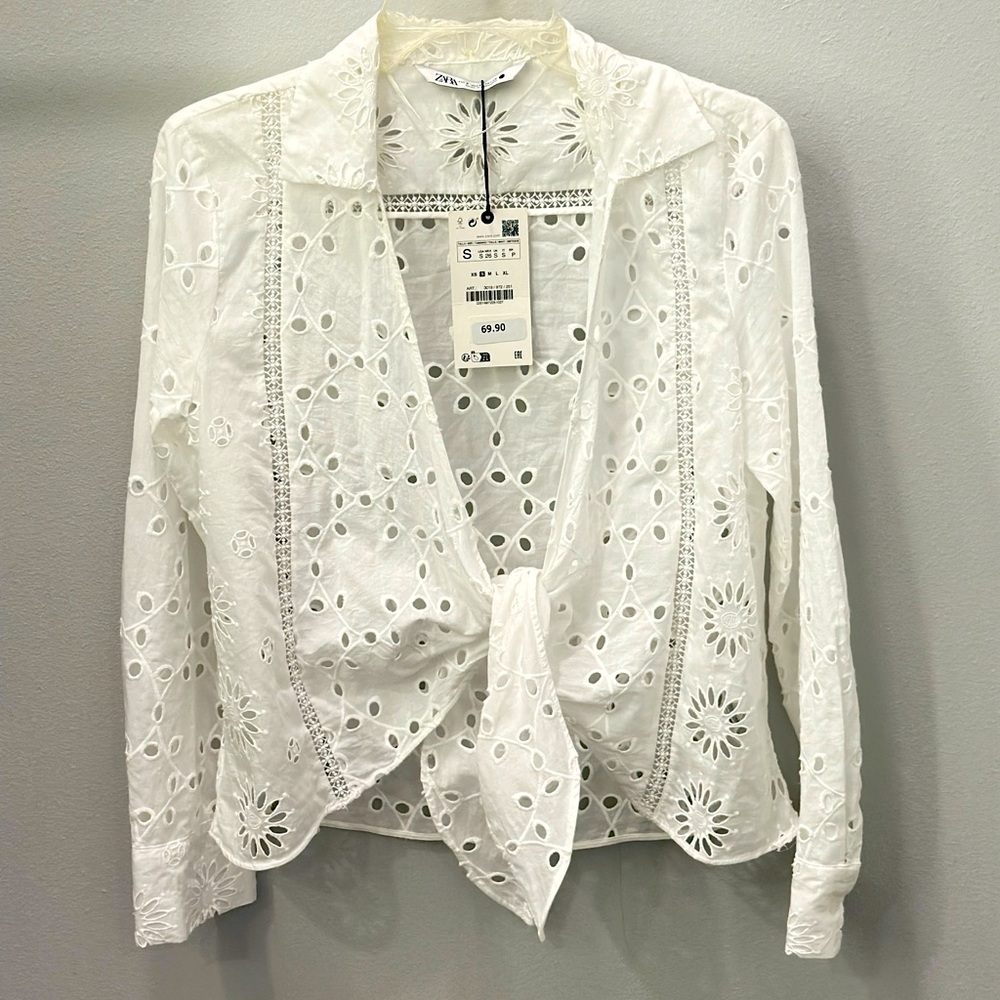 White eyelet 100% cotton front tie blouse. Size Small from Zara